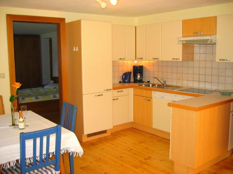 Ferienwohnungen Huber Weyregg Room photo
