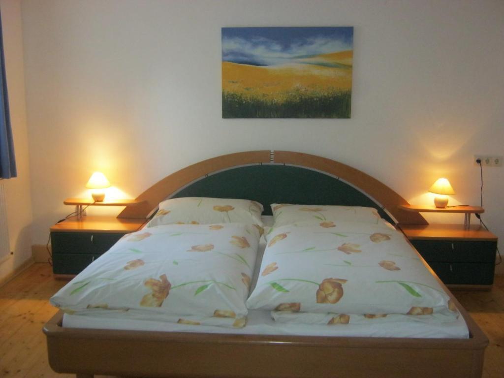 Ferienwohnungen Huber Weyregg Room photo